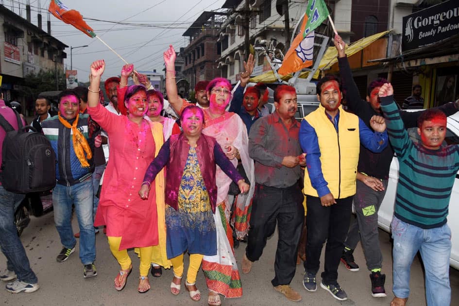 BJP supporters celebrate