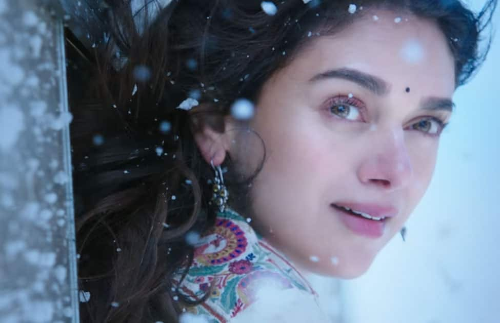 Movie Stills from Kaatru Veliyidai