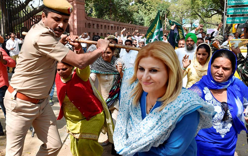 Police lathicharge INLD protestors