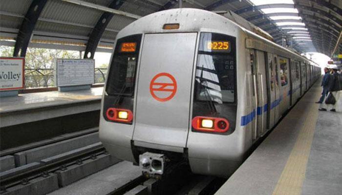 Man commits suicide at Delhi&#039;s Azadpur metro station