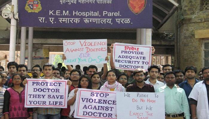 Despite Bombay HC rap, warning from BMC, Maharashtra junior doctors continue strike