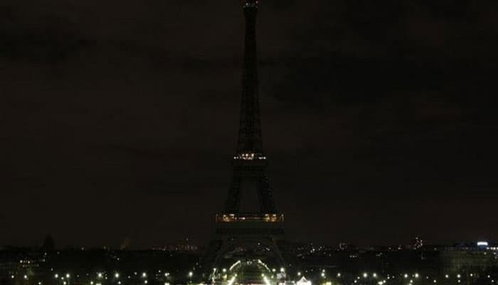 London attack: France&#039;s iconic Eiffel Tower goes dark to pay tribute to victims