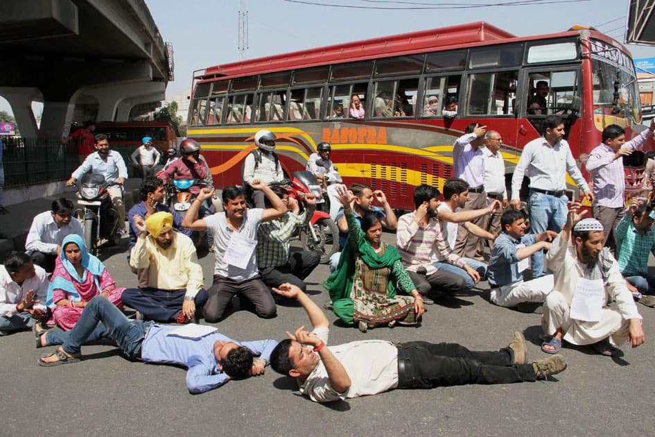 All J-K Contractual Lecturers Forum protest All J-K Contractual Lecturers Forum protest