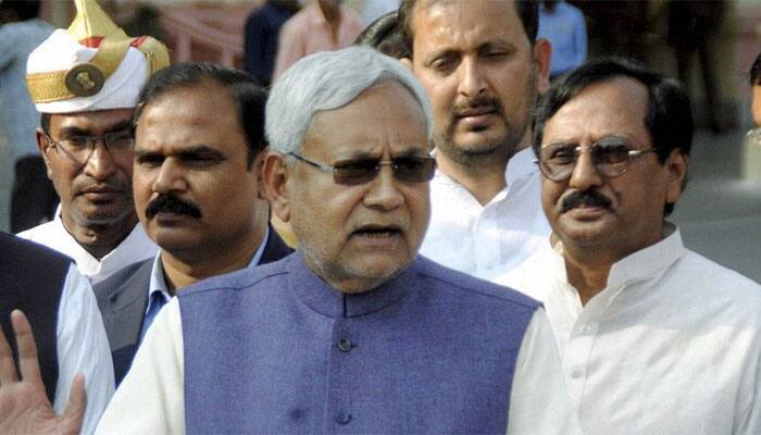 Nitish&#039;s dinner invite divides Bihar BJP