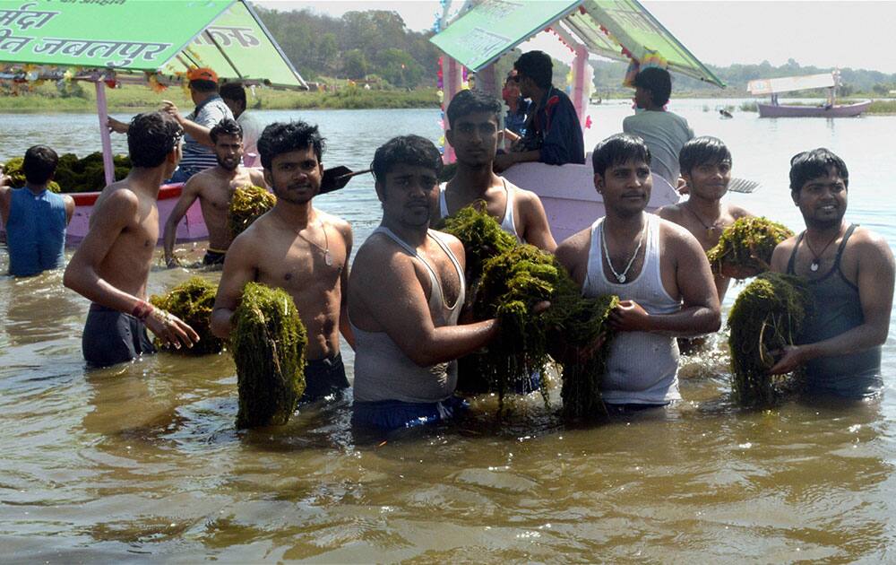 NCC cadets take part in a cleanliness programme