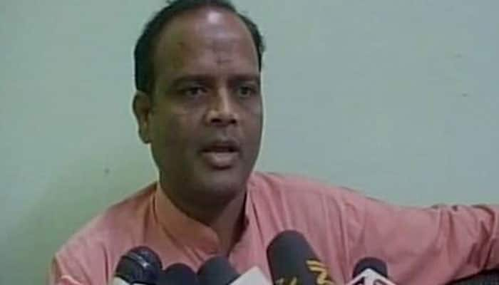 Ex-RSS leader Kundan Chandrawat who announced Rs 1 cr bounty on Kerala CM Pinarayi Vijayan&#039;s head arrested