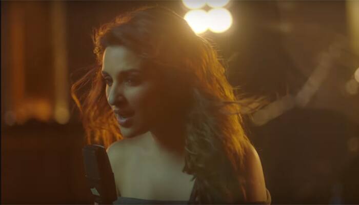 Parineeti Chopra makes spectacular singing debut with &#039;Maana Ke Hum Yaar Nahin&#039; from &#039;Meri Pyaari Bindu&#039;! - Watch