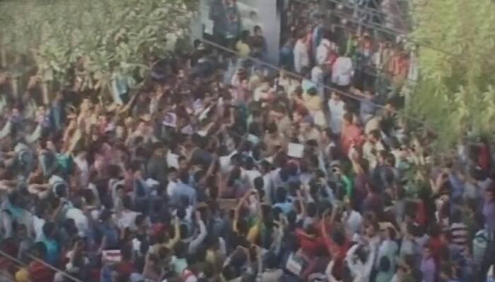 Chinese national insults Indian flag, throws it in dustbin outside Noida Oppo office; massive protest takes place