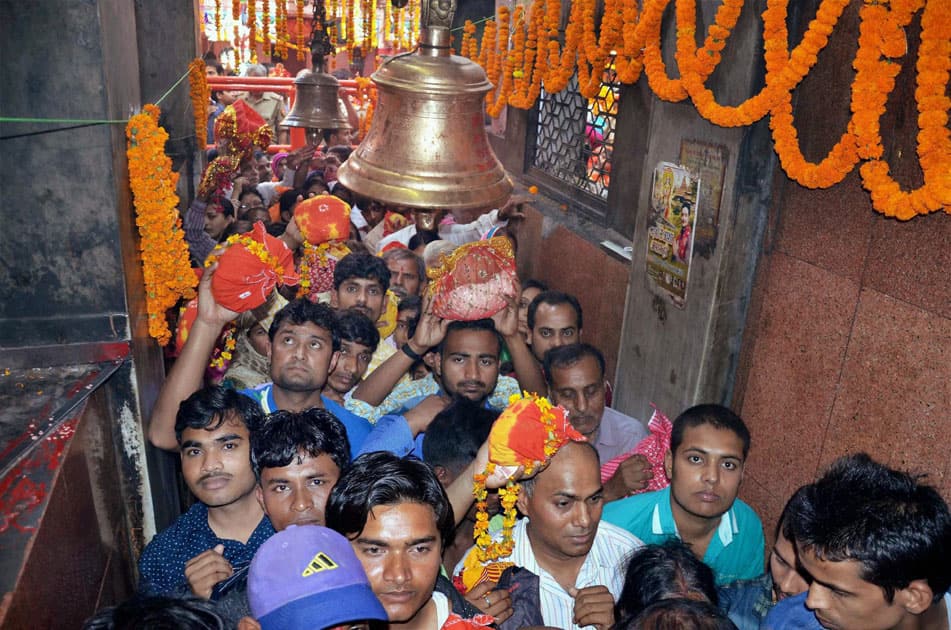 Devotees at Vindhyavasini Temple on first day