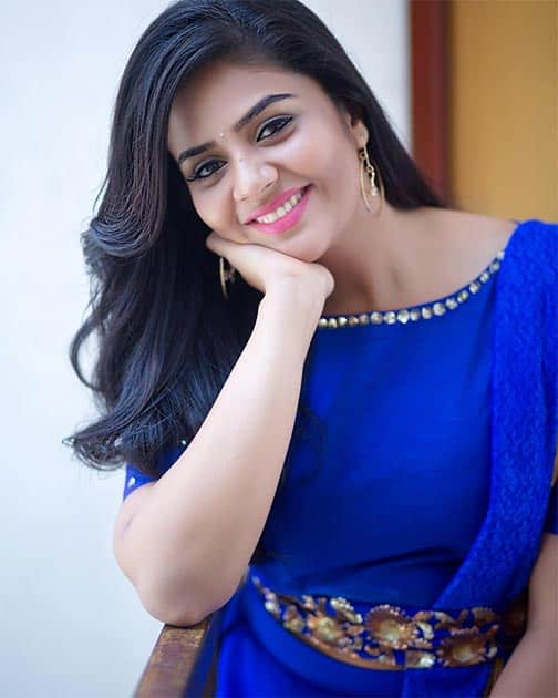 Instagram-sreemukhi