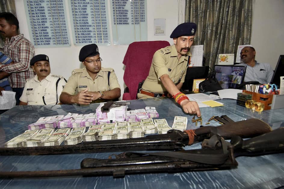 Bank robbers arrested in Patna