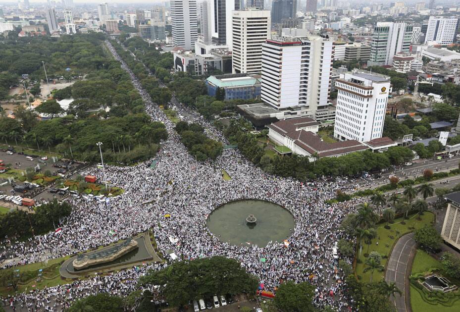 Muslim protesters gather for a protest