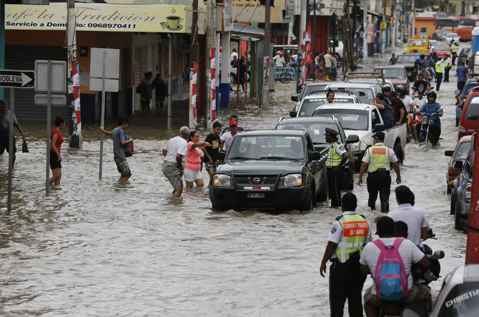 flooded street in Milagro