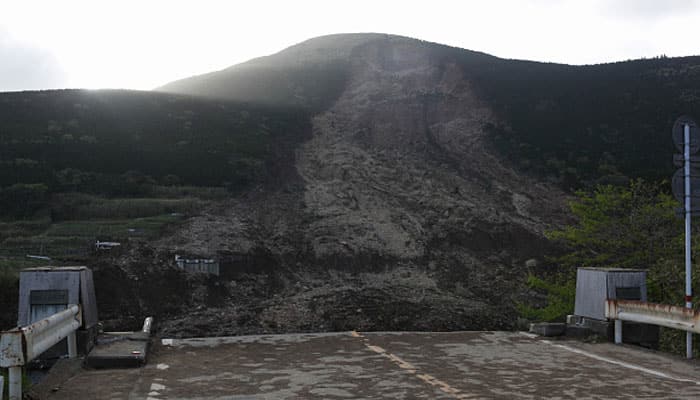 Colombia landslide kills 112, scores injured
