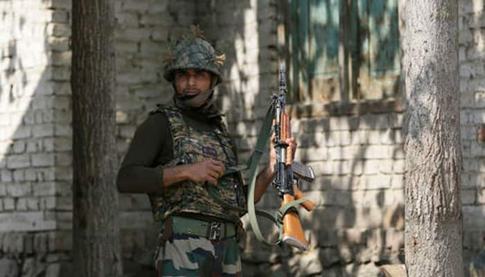 Army jawan arrested at Srinagar airport for carrying grenades, says he was just a &#039;courier&#039;