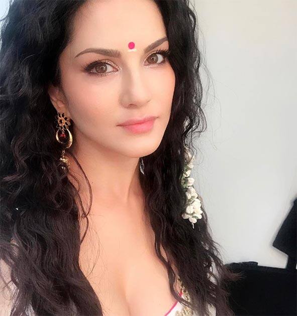 Instagram-sunnyleone