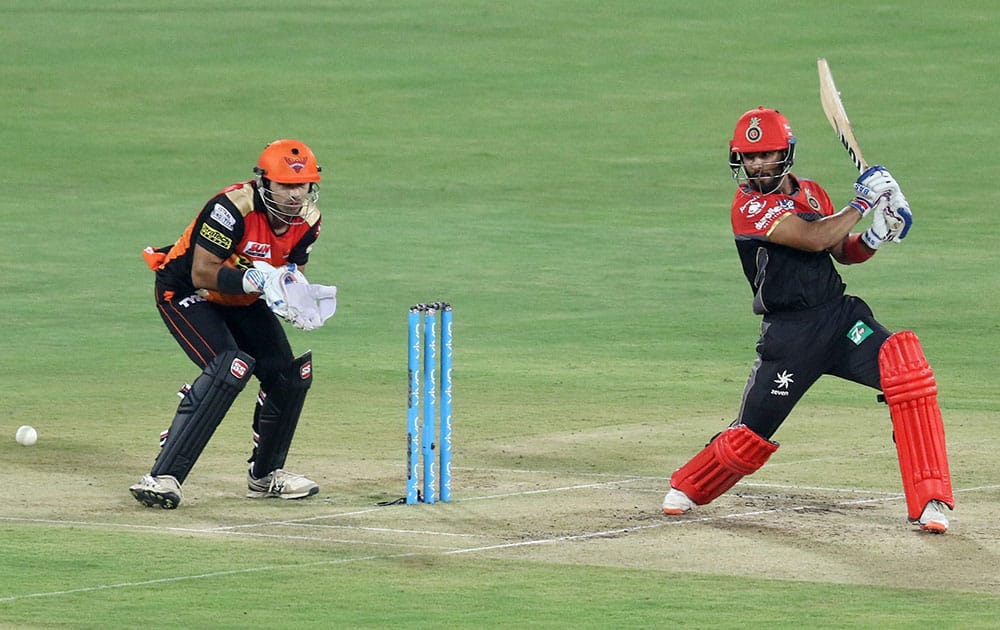 Mandeep Singh plays a shot during the first match of IPL 2017