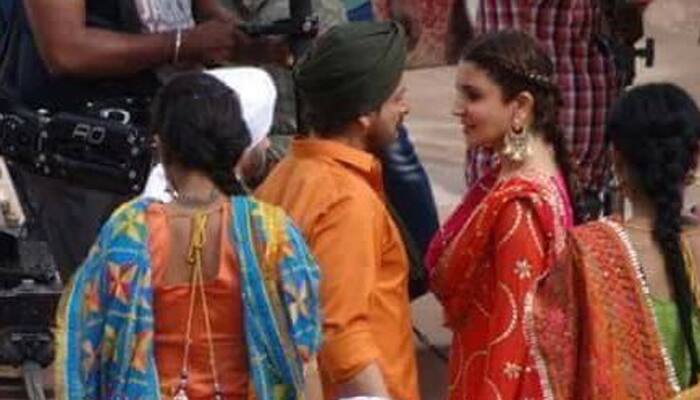 Shah Rukh Khan, Anushka Sharma look pure Punjabi while shooting for Imtiaz Ali&#039;s next!