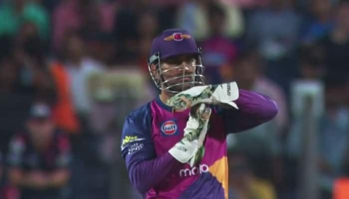 IPL 2017, RPS vs MI: Angry MS Dhoni sarcastically calls for DRS review after umpire messed up LBW decision – WATCH