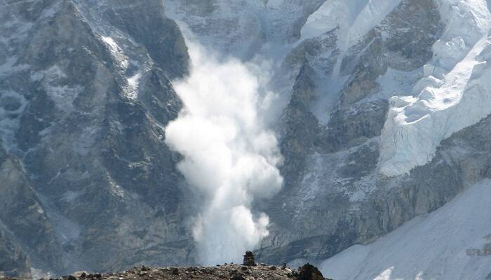 Living near mountains? This is what you should do when an avalanche hits