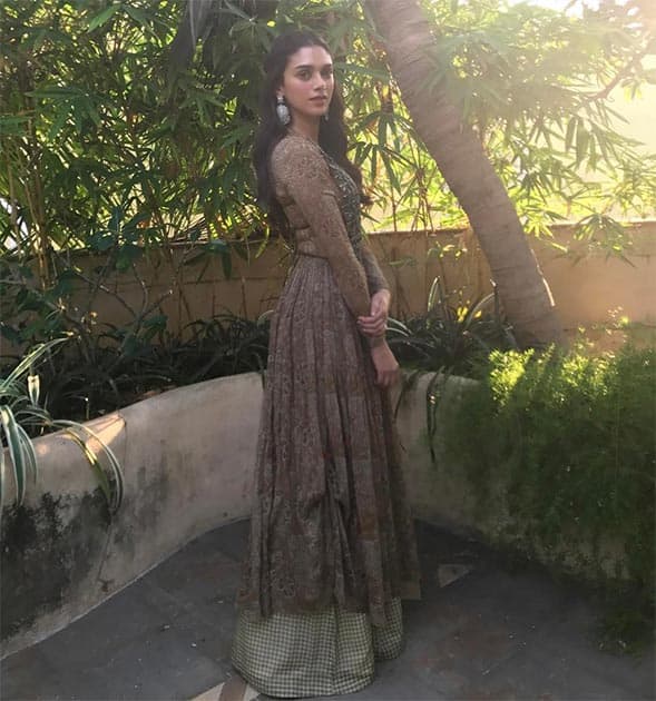 Instagram-aditiraohydari