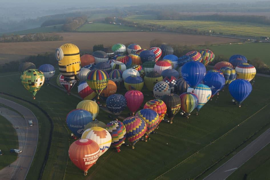 100 balloons taking part