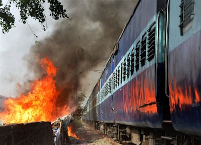 Major fire in slum near railway track in Patna