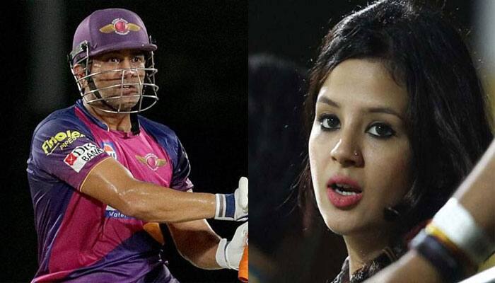 IPL 10: Did Sakshi Dhoni post a selfie with CSK helmet to avenge MS Dhoni&#039;s insult by RPS owner&#039;s brother?