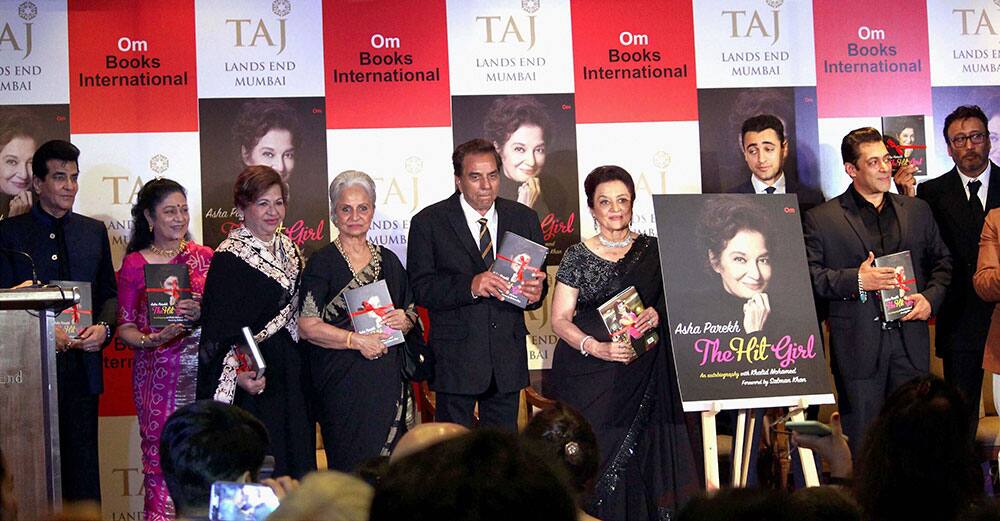 Unveiling of veteran actor Asha Parekh's autobiography