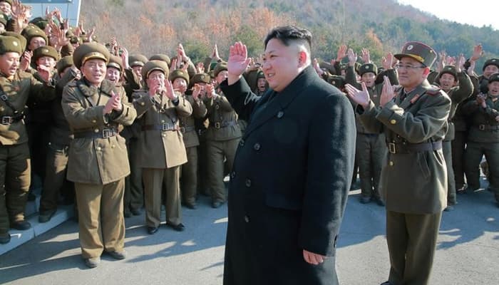 North Korea warns of nuclear strike if provoked; Donald Trump &#039;&#039;armada&#039;&#039; steams on