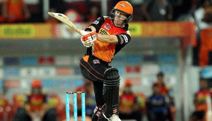 IPL 2017: David Warner was involved in a weird incident during Mumbai Indians vs Sunrisers Hyderabad match