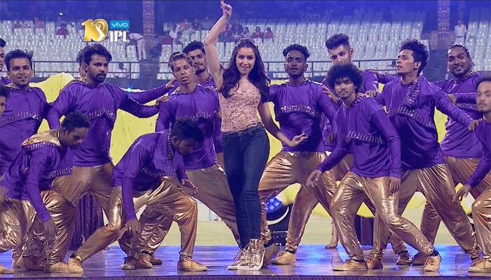 IPL 2017: Beautiful Shraddha Kapoor steals the show in glittering Kolkata opening ceremony — WATCH