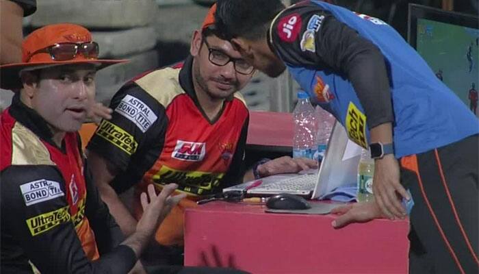 IPL 2017: Shikhar Dhawan destroys tactical laptop, fuming SRH coach VVS Laxman rips apart analyst — MUST WATCH
