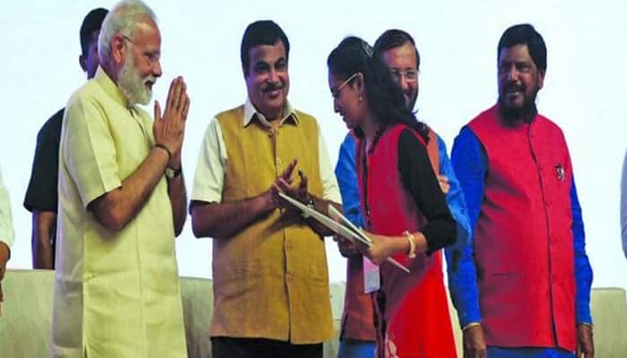 Lucky Grahak Yojana: This girl won Rs 1 crore prize, felicitated by PM Narenda Modi
