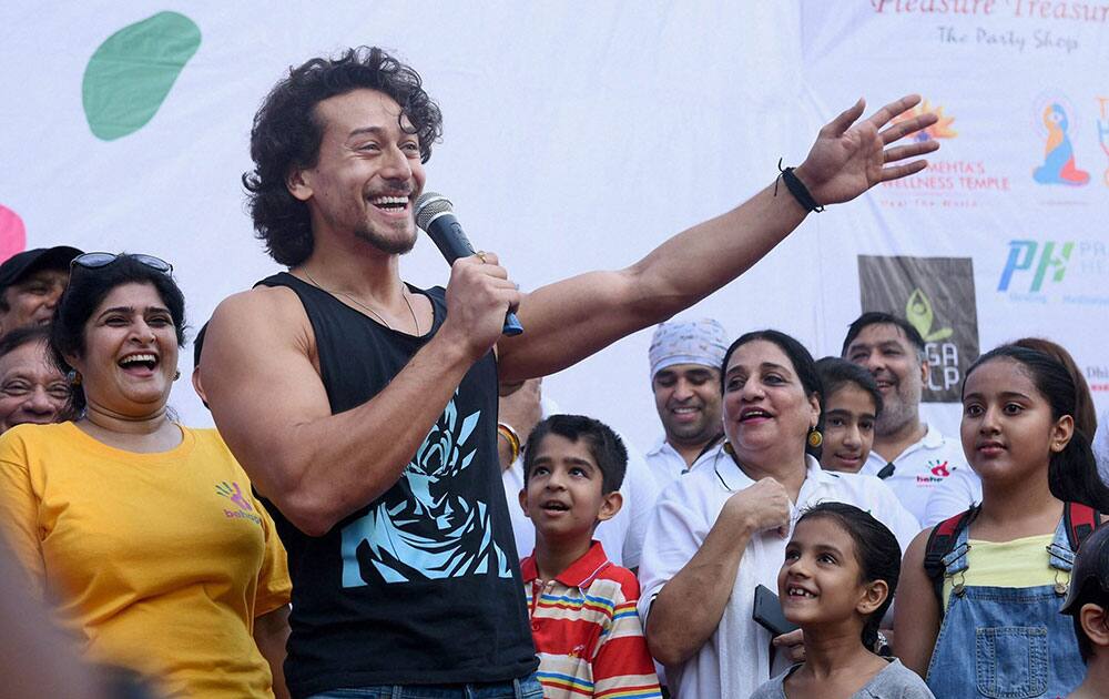 Tiger Shroff at Lokhandwala Street Festival