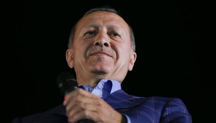 Claiming victory, Turkey&#039;s Erdogan says may take death penalty to referendum