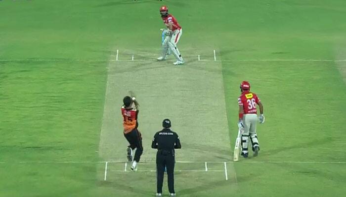 WATCH: How Bhuvneshwar Kumar sent Hashim Amla packing on first ball of innings