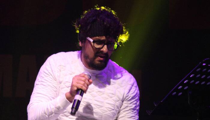 Sonu Nigam volunteers to shave his head in response to a fatwa issued against him!