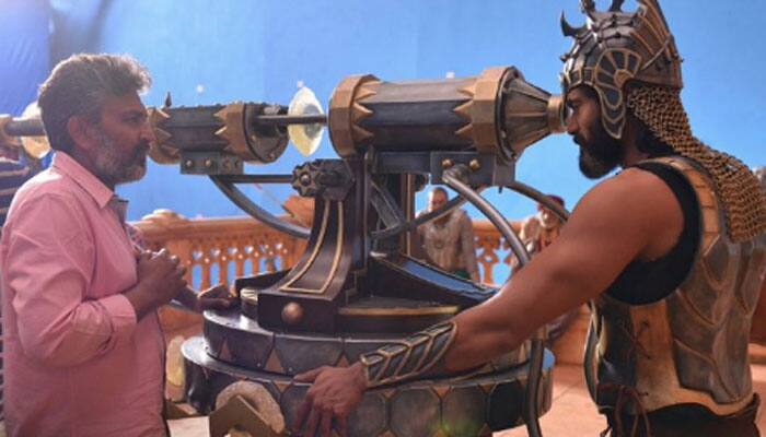 Baahubali director SS Rajamouli and Bhallaladev Rana Daggubati&#039;s BTS picture will make you wanna jump the calendar!