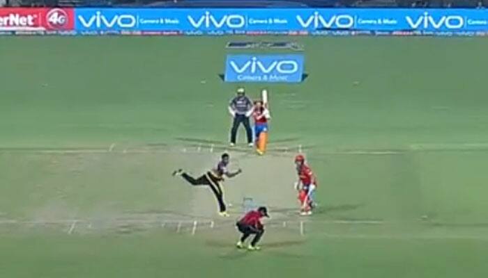 IPL 2017: When Brendon McCullum threatened umpire Nitin Menon with an unstoppable straight drive — WATCH