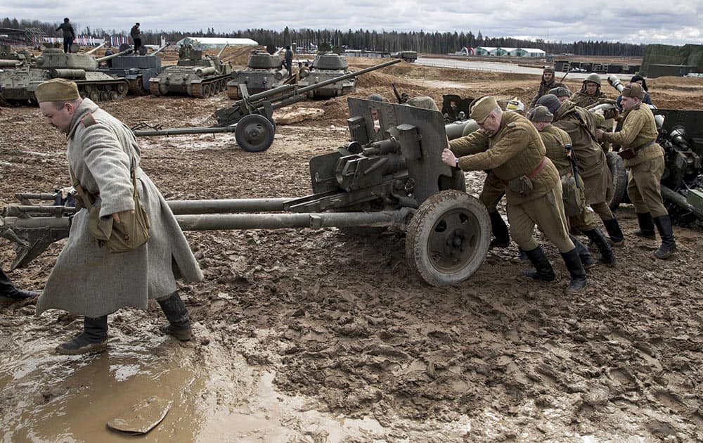 Members of historic clubs wearing Soviet army historical uniform