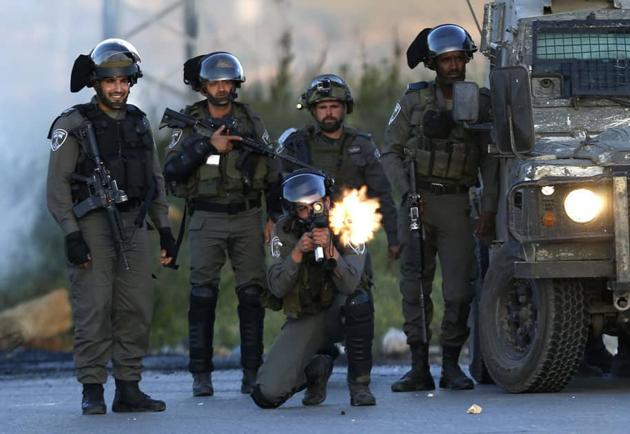 Israeli border policeman fires