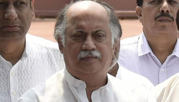 Senior Congress leader Gurudas Kamat quits all posts in party