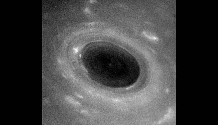 NASA&#039;s Cassini captures closest image of Saturn&#039;s atmosphere!