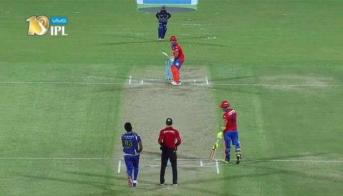 IPL 2017: Jasprit Bumrah hunts down Lions in their own den, as Mumbai beat Gujarat in Super Over – Watch Video