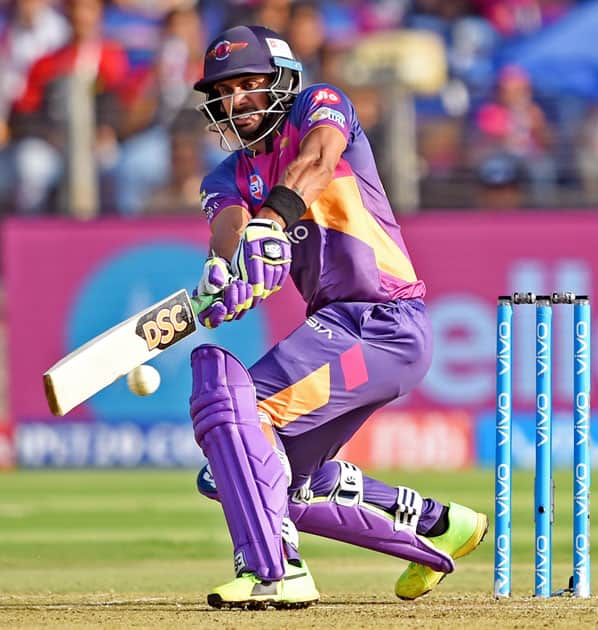 batsman Manoj Tiwary plays a shot