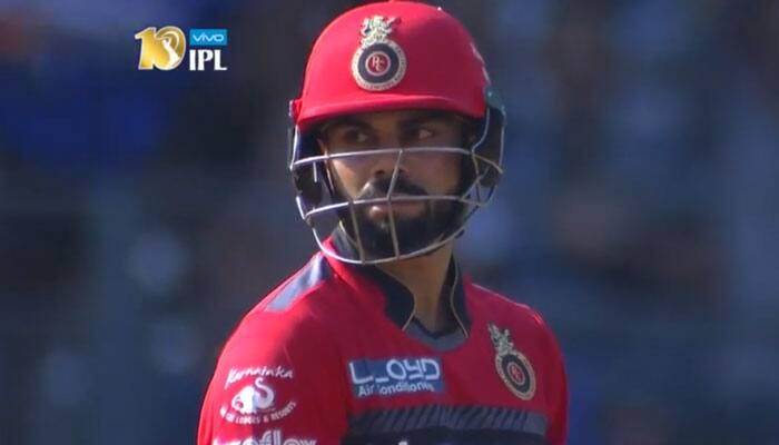 IPL 2017, MI vs RCB: Visibly distraught Virat Kohli can&#039;t help but walk off after yet another soft disissal – Watch Video