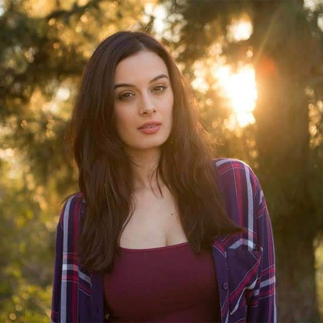 Instagram-evelyn_sharma