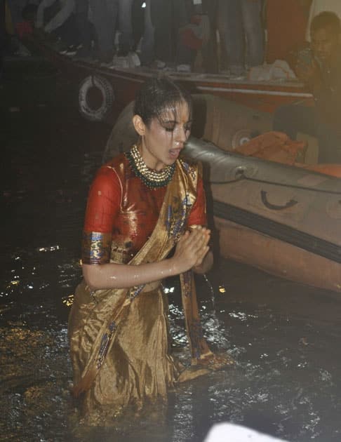 Actress Kangana Ranaut takes a holy dip Actress Kangana Ranaut takes a holy dip