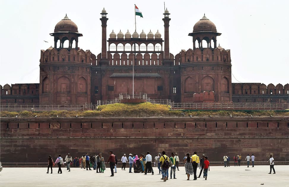 Grenade found in a well at Delhi's Red Fort Grenade found in a well at Delhi's Red Fort